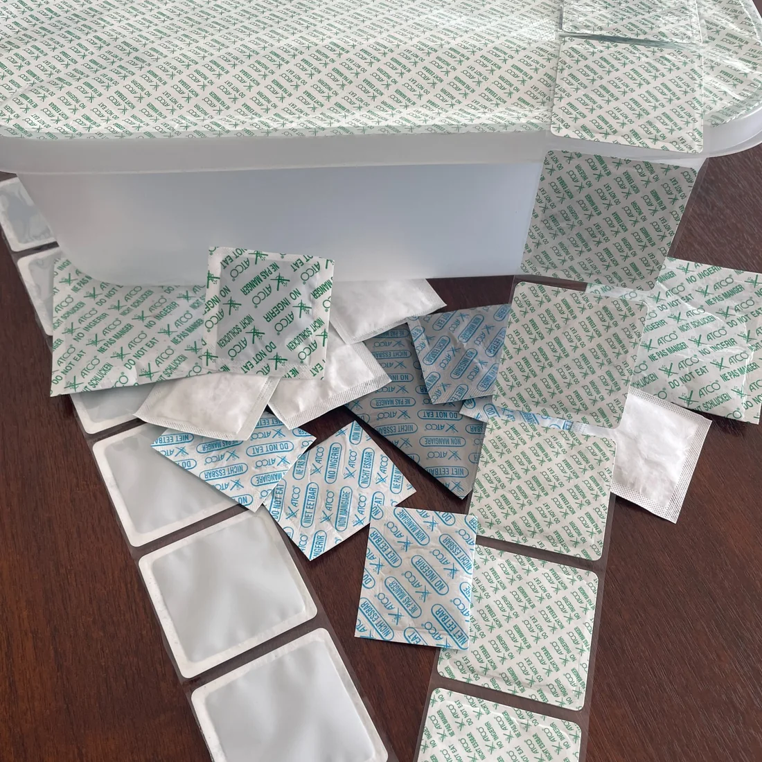 Formatos de absorbedores de oxígeno ATCO en saquito y etiqueta